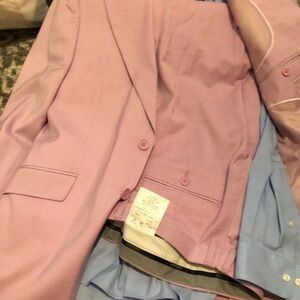 Men’s baby pink lightweight suit perfect for spring or summer